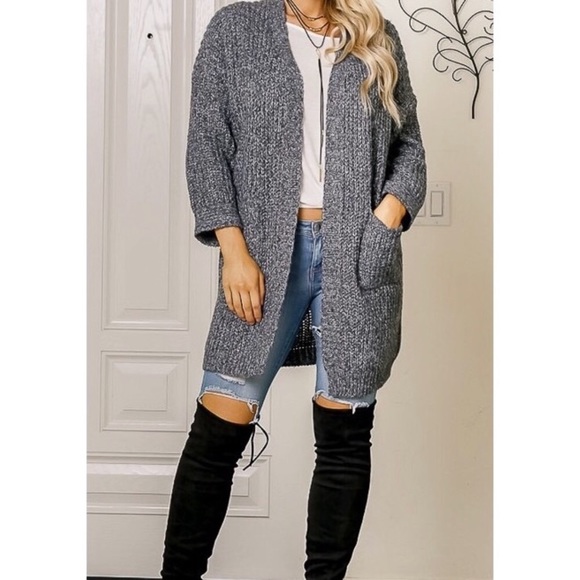 H&M Sweaters - H&M xsmall oversized grey pocketed knit cardigan
